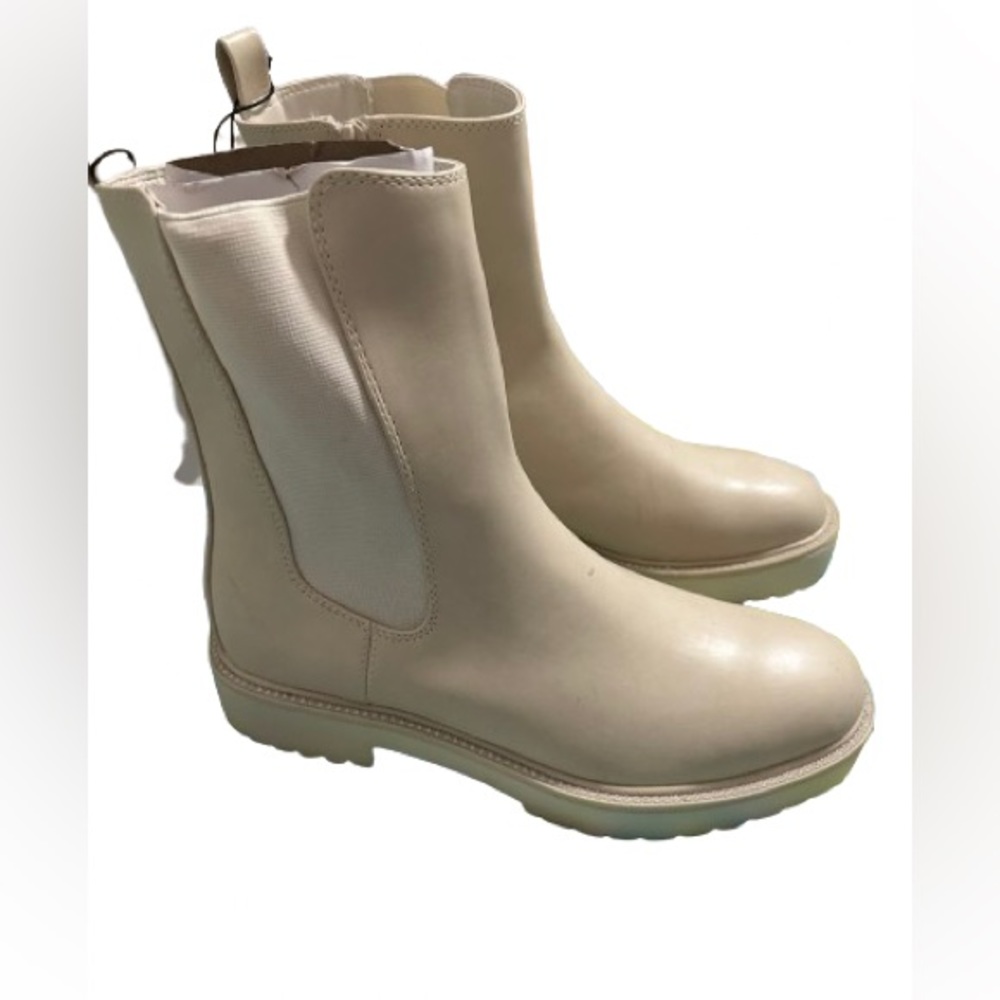 Time and Tru Women's Bling Chelsea Boots White Size 10 Memory Foam NWT